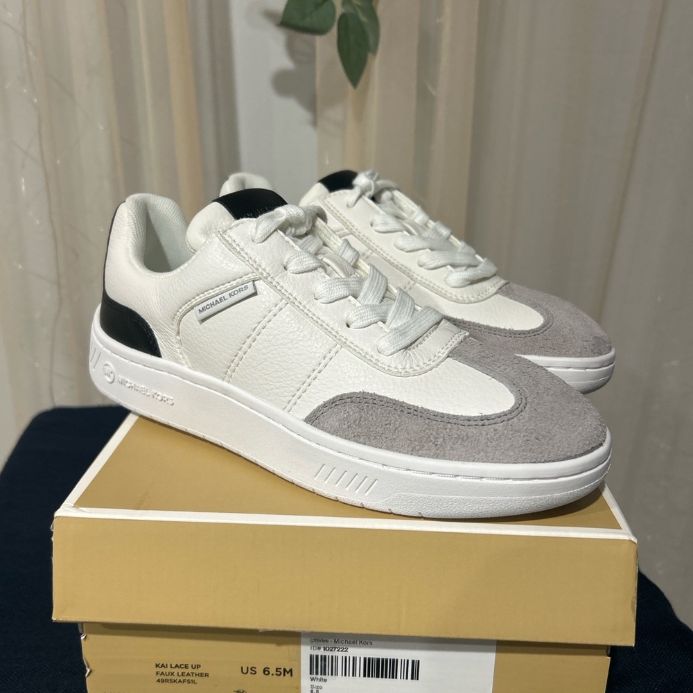 Michael Kors Kai White Lace Up Sneakers Women’s 6.5